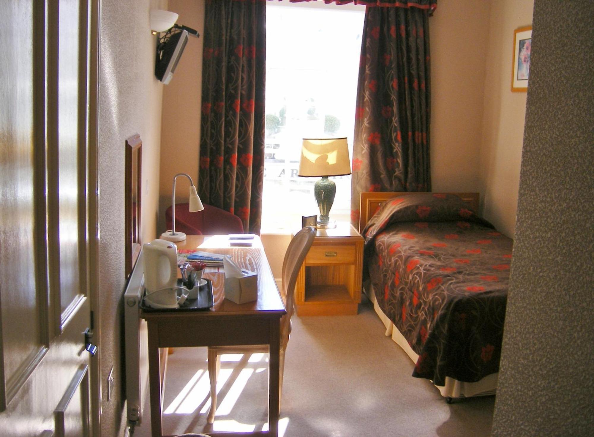 The Kings Head Hotel Abergavenny Dış mekan fotoğraf