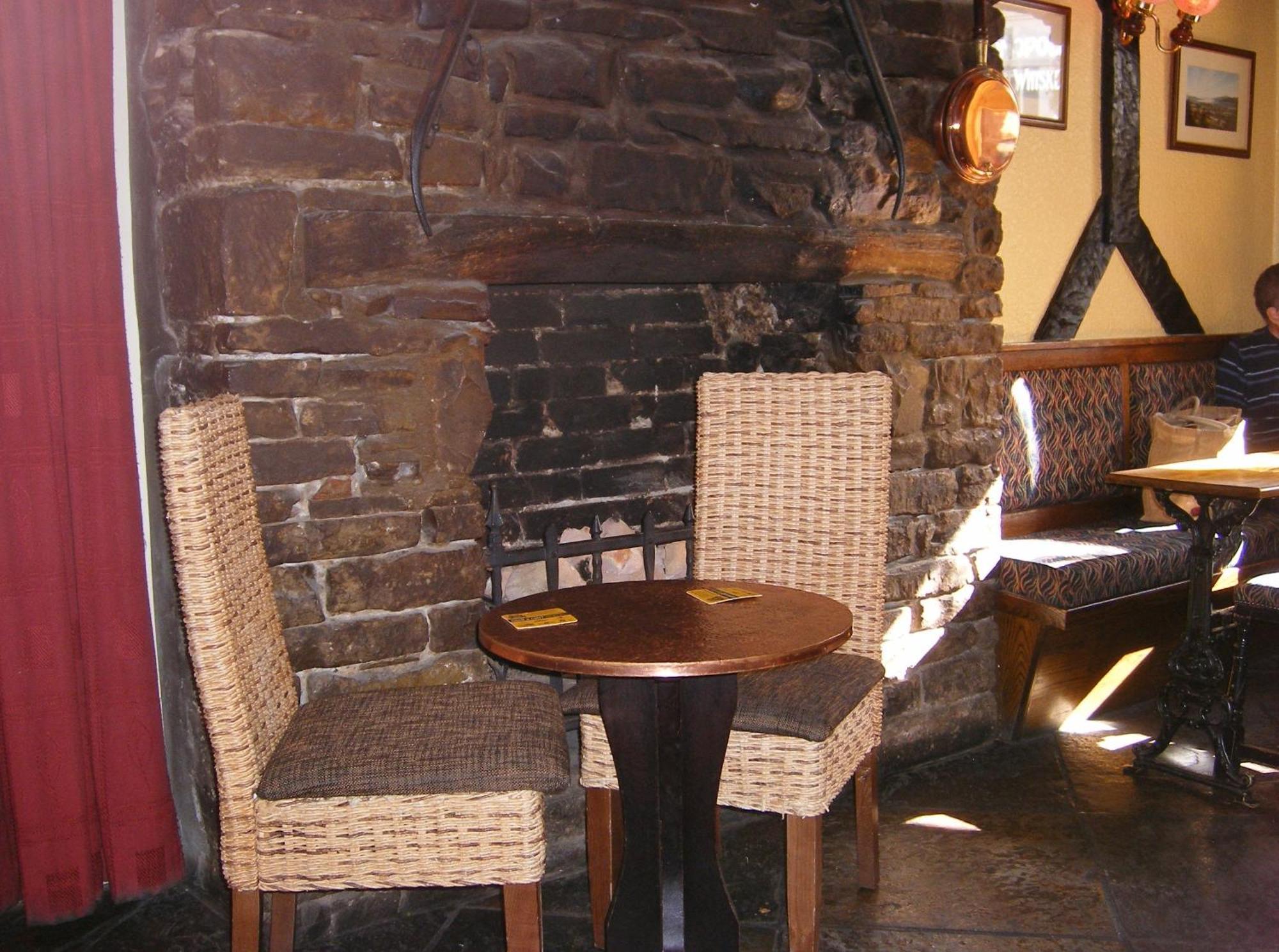 The Kings Head Hotel Abergavenny Dış mekan fotoğraf