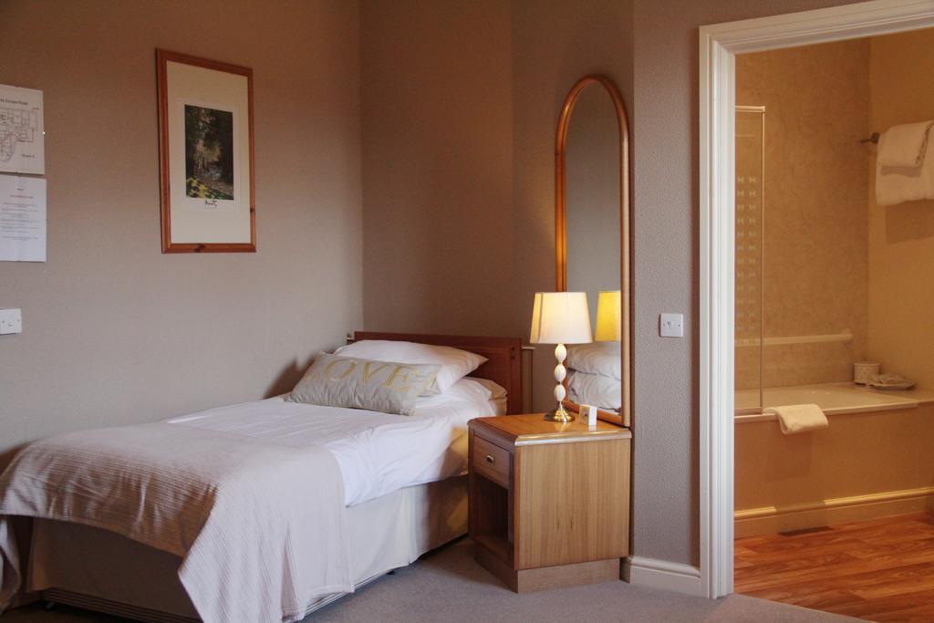 The Kings Head Hotel Abergavenny Dış mekan fotoğraf