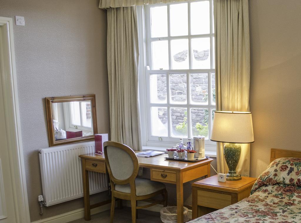The Kings Head Hotel Abergavenny Dış mekan fotoğraf