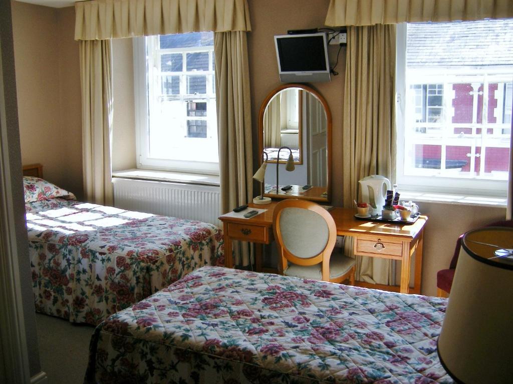The Kings Head Hotel Abergavenny Oda fotoğraf